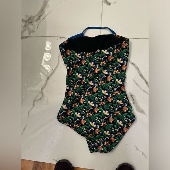 Crew one piece strapless swim suit. Black with multi colors size 0 - Picture 2 of 6